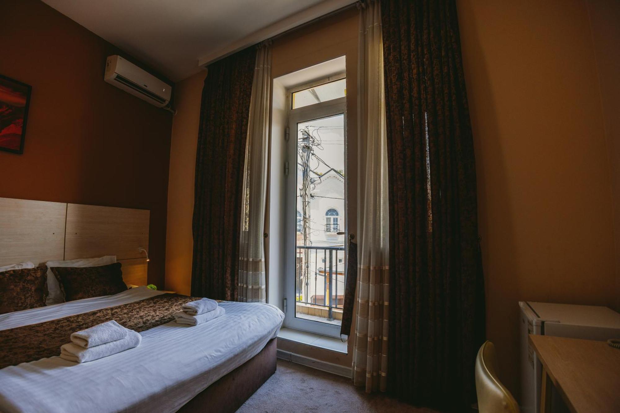 City Hotel Tasjkent Buitenkant foto