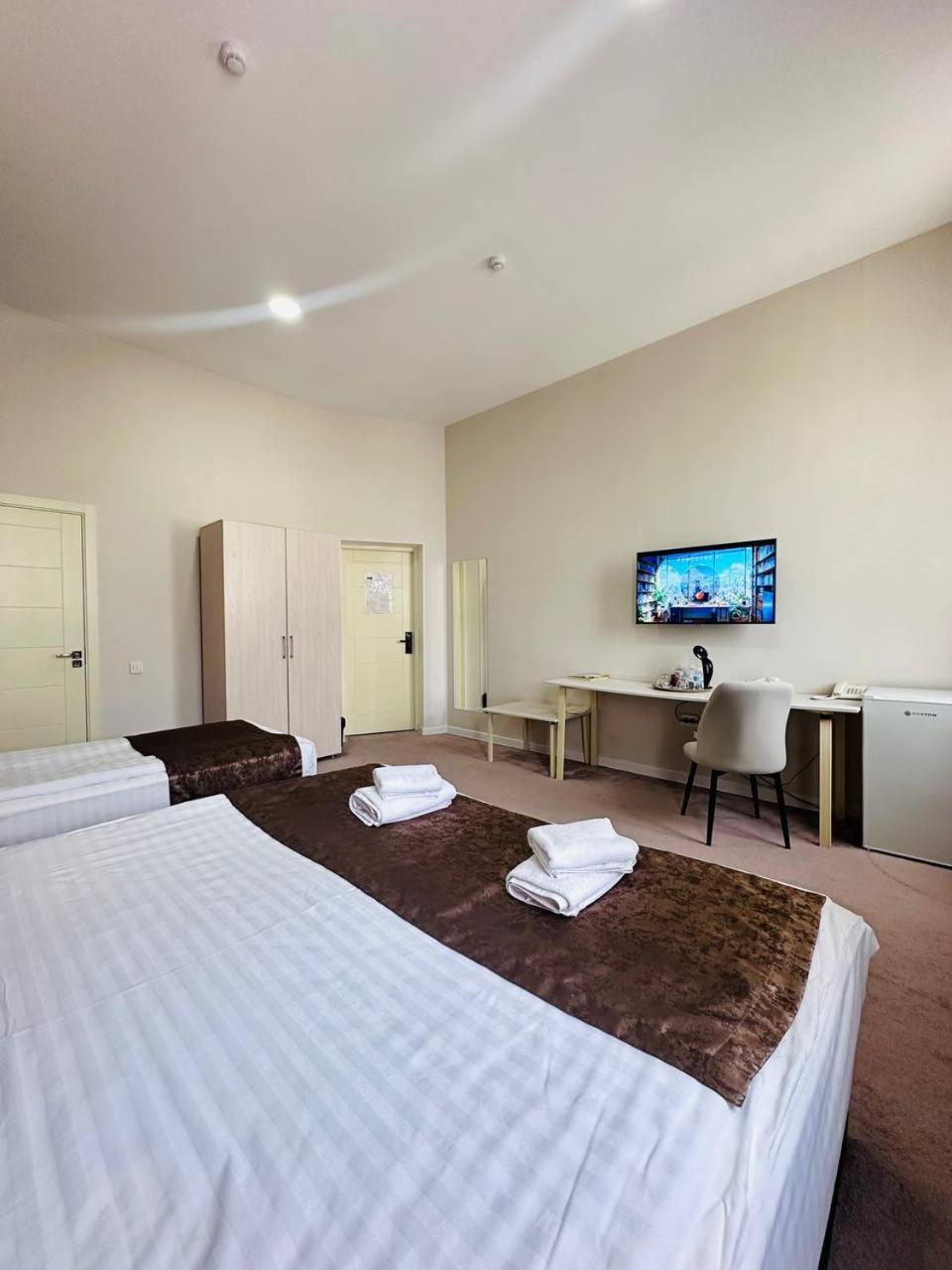 City Hotel Tasjkent Buitenkant foto